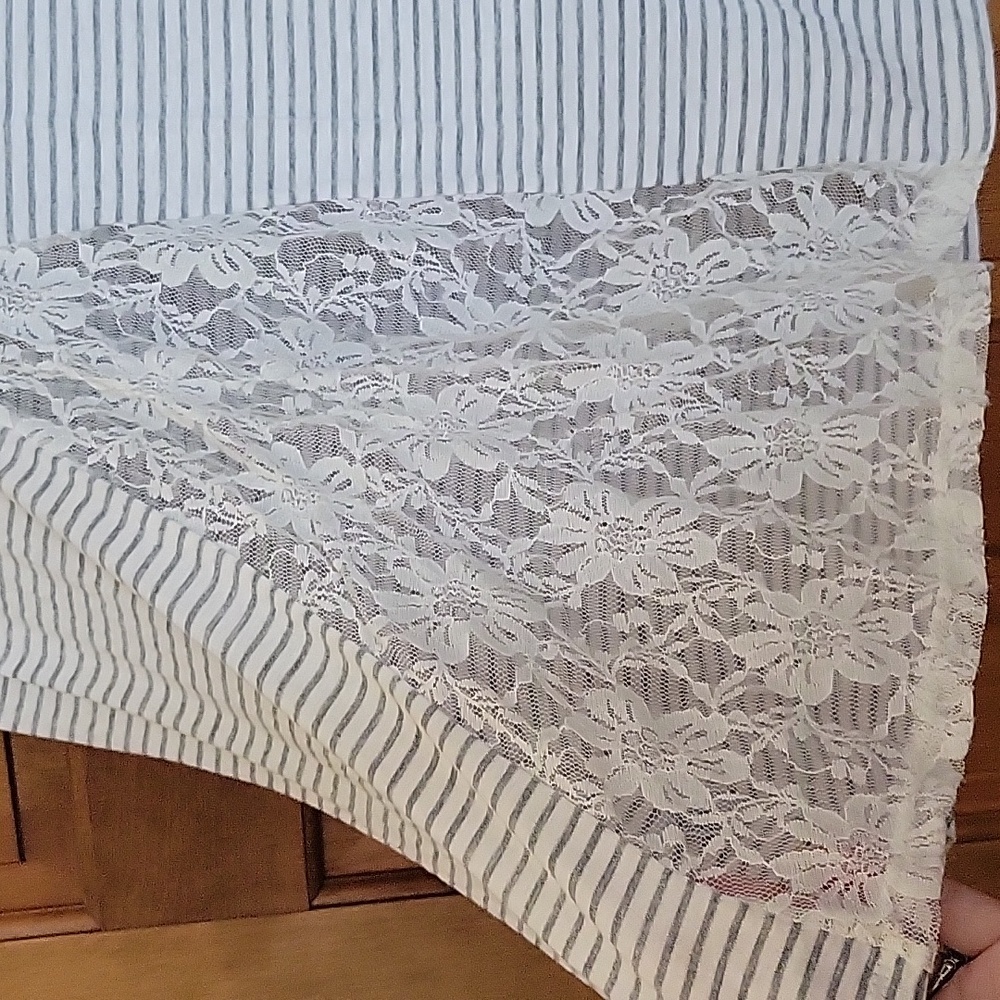 Striped Beaded Cross Tank Top - Picture 4 of 9